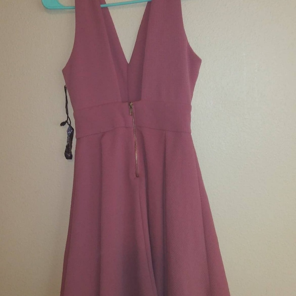Dress - Picture 3 of 4